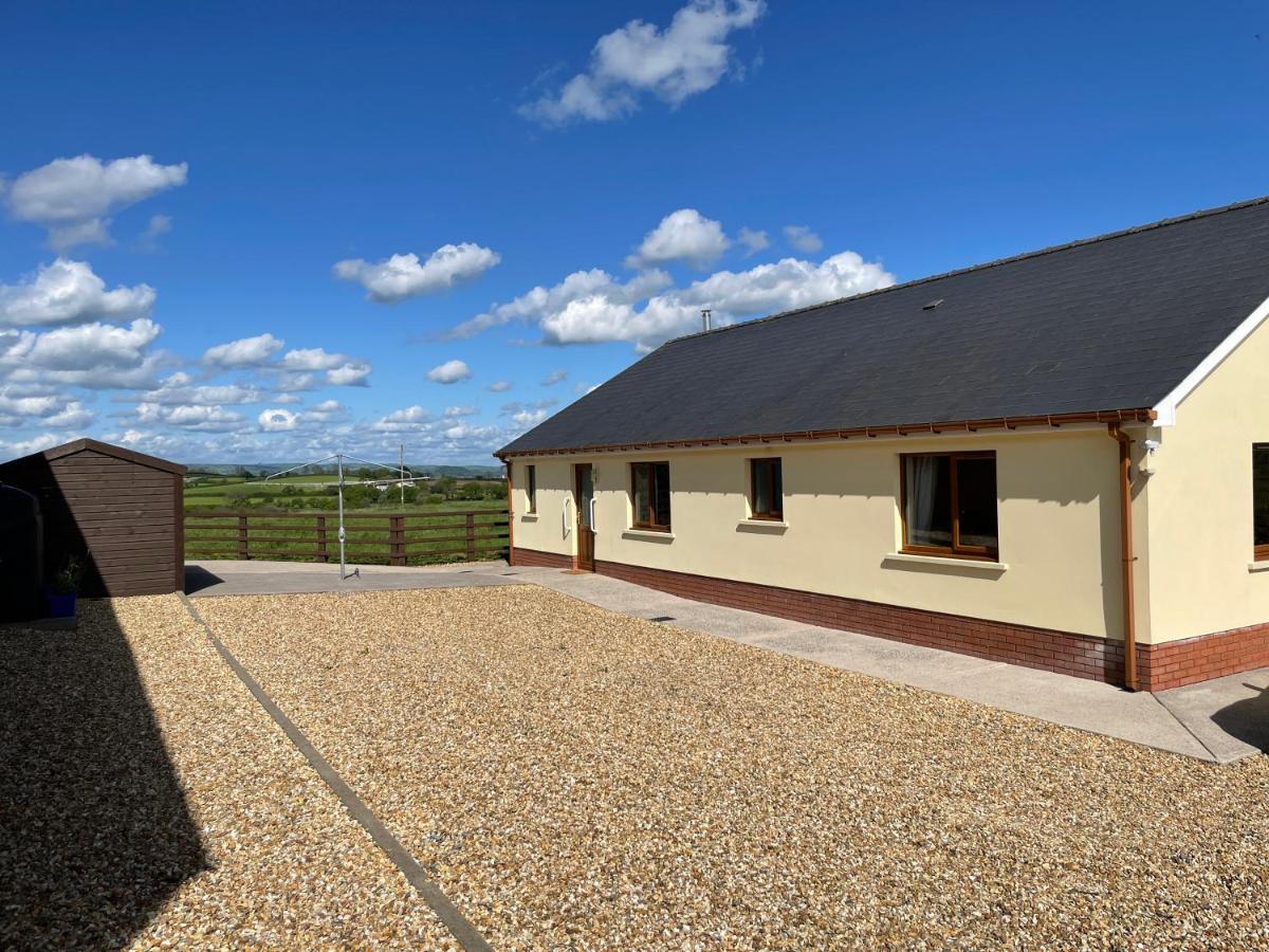 Sunny Bank- Countryside Escape With Private Hot Tub And Countryside Views Villa Carmarthen Exterior photo